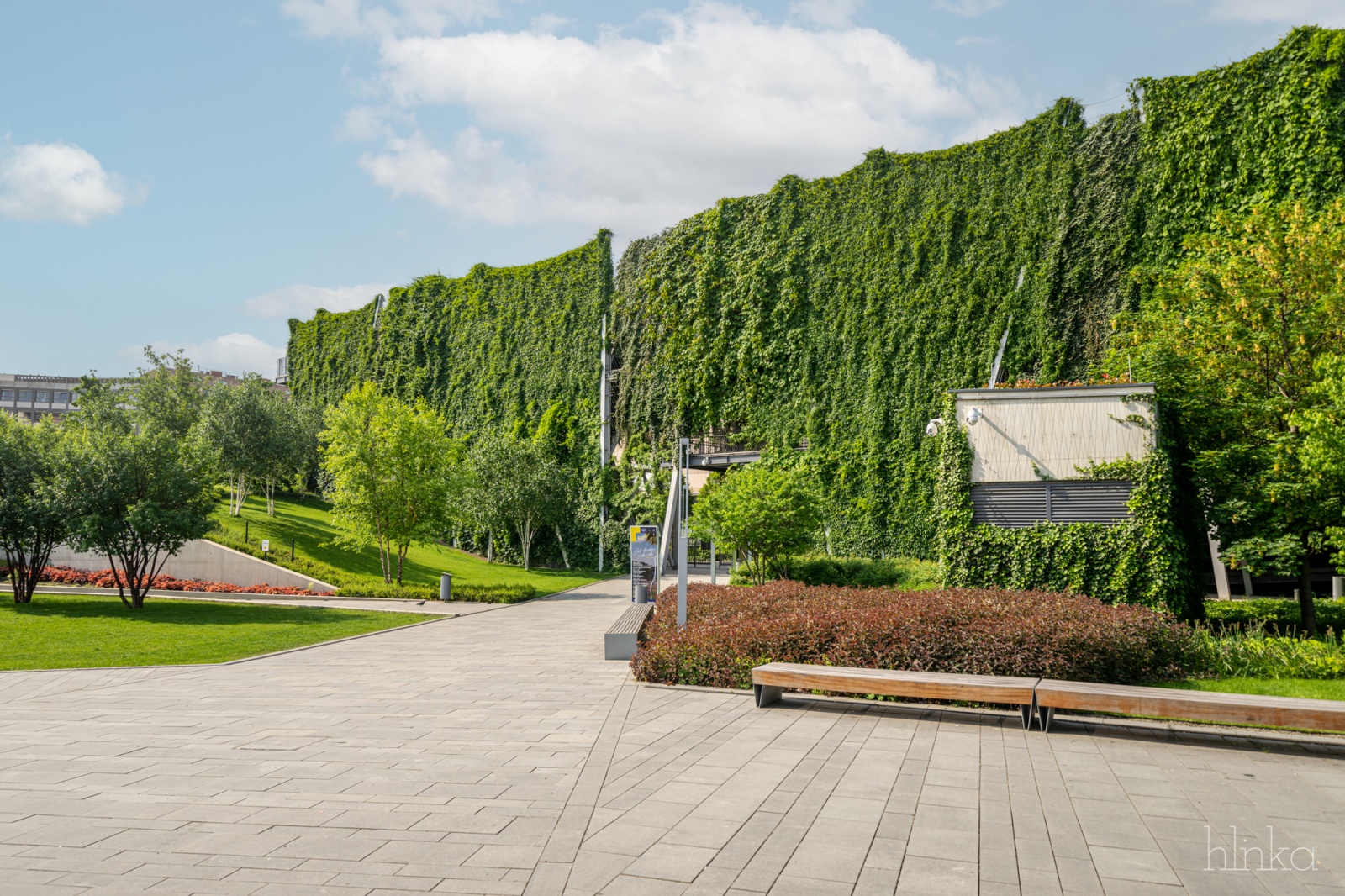 Széllkapu Park Green Walls & 3-Dimensional Hanging Garden