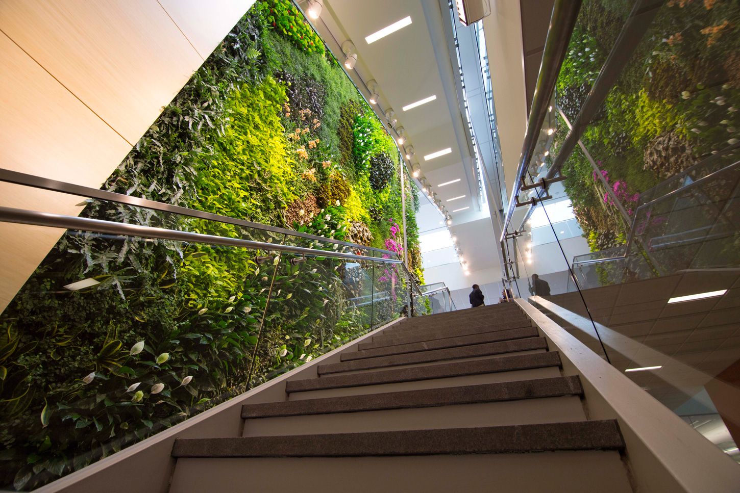 Rutgers University NJ Institute for Food, Nutrition, and Health Living Wall - Greenroofs.com